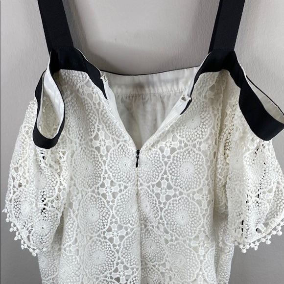 FOREVER21 Black and White Cropped Ruffled Blouse - Picture 4 of 16